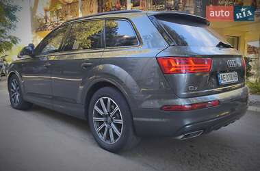 Внедорожник / Кроссовер Audi Q7 2016 в 