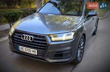 Внедорожник / Кроссовер Audi Q7 2016 в 