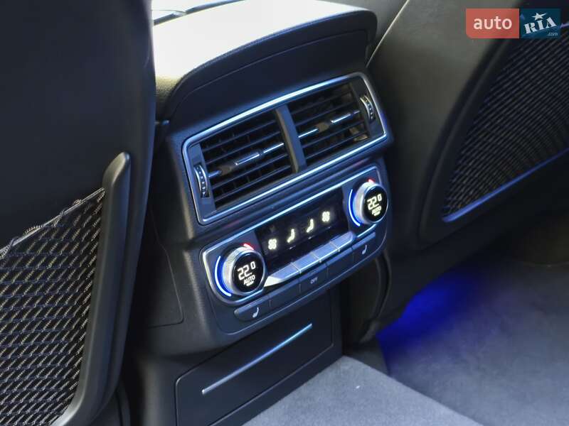 Внедорожник / Кроссовер Audi Q7 2016 в Днепре