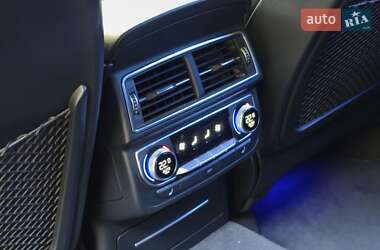 Внедорожник / Кроссовер Audi Q7 2016 в 