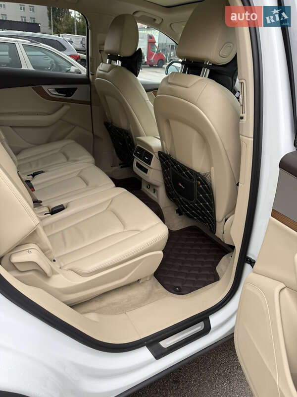 Позашляховик / Кросовер Audi Q7 2018 в Києві