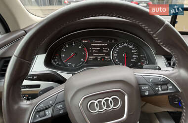 Позашляховик / Кросовер Audi Q7 2018 в 