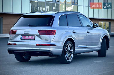 Позашляховик / Кросовер Audi Q7 2017 в 