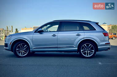 Позашляховик / Кросовер Audi Q7 2017 в 