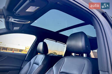 Позашляховик / Кросовер Audi Q7 2017 в 