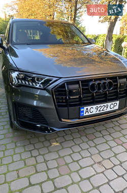 Внедорожник / Кроссовер Audi Q7 2020 в 