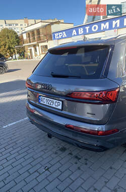 Внедорожник / Кроссовер Audi Q7 2020 в 