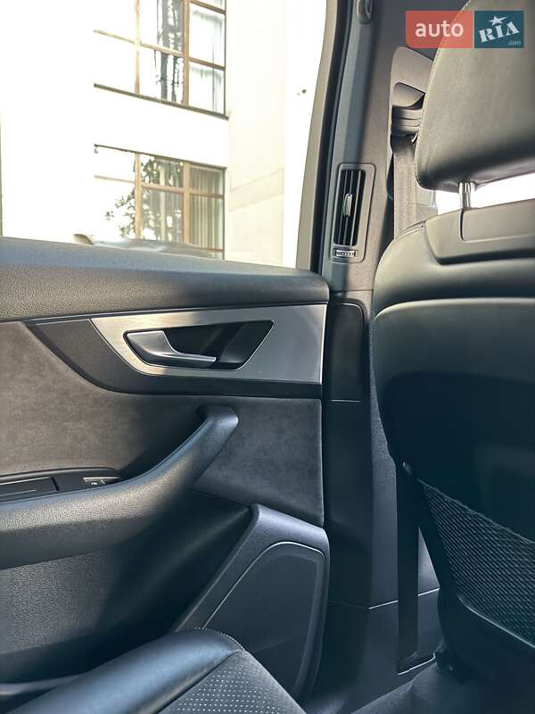 Внедорожник / Кроссовер Audi Q7 2018 в Киеве