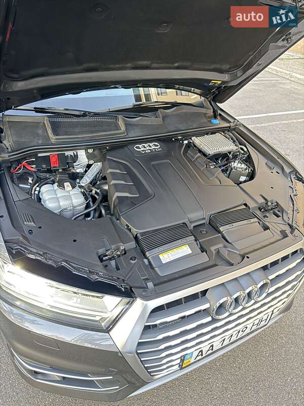 Внедорожник / Кроссовер Audi Q7 2018 в Киеве