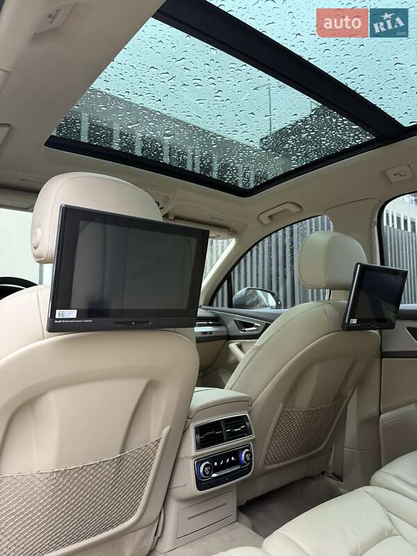 Внедорожник / Кроссовер Audi Q7 2016 в 