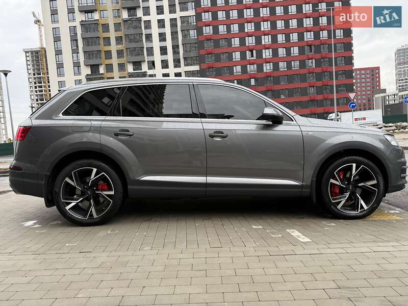 Позашляховик / Кросовер Audi Q7 2016 в Києві