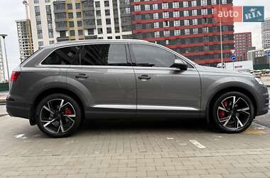 Внедорожник / Кроссовер Audi Q7 2016 в 