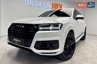Позашляховик / Кросовер Audi Q7 2018 в 