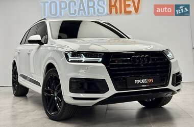 Позашляховик / Кросовер Audi Q7 2018 в 