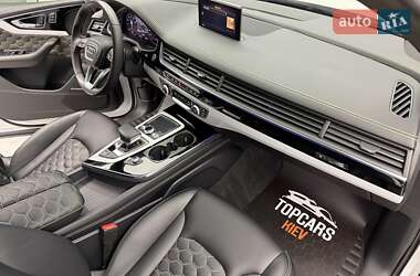 Позашляховик / Кросовер Audi Q7 2018 в 