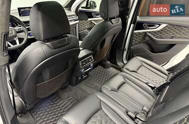 Позашляховик / Кросовер Audi Q7 2018 в 