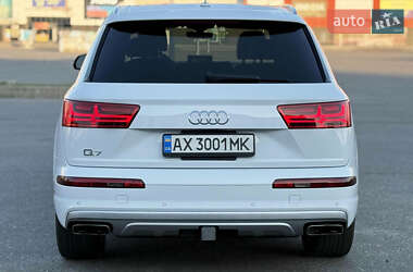Внедорожник / Кроссовер Audi Q7 2018 в 