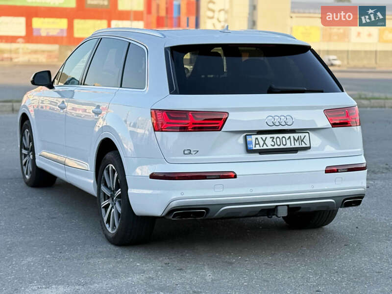 Позашляховик / Кросовер Audi Q7 2018 в Києві