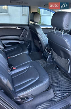 Позашляховик / Кросовер Audi Q7 2010 в 