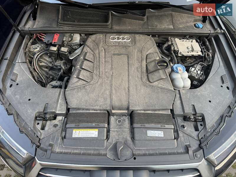 Внедорожник / Кроссовер Audi Q7 2016 в Киеве