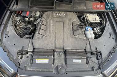 Позашляховик / Кросовер Audi Q7 2016 в 