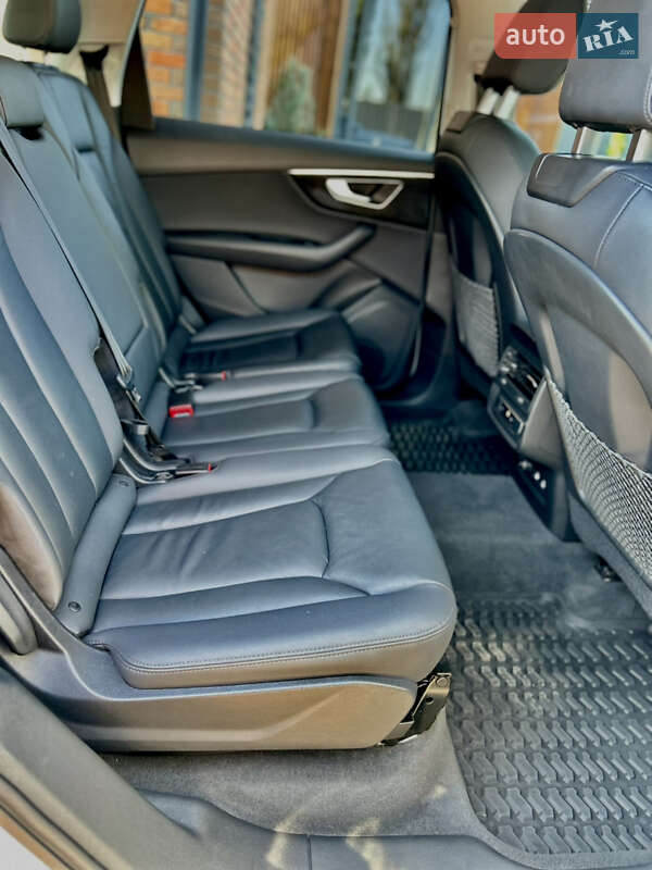 Позашляховик / Кросовер Audi Q7 2022 в Тернополі