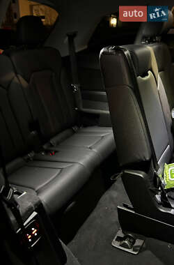 Внедорожник / Кроссовер Audi Q7 2022 в 