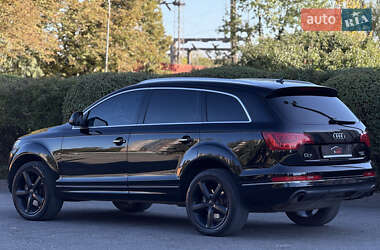 Внедорожник / Кроссовер Audi Q7 2015 в 