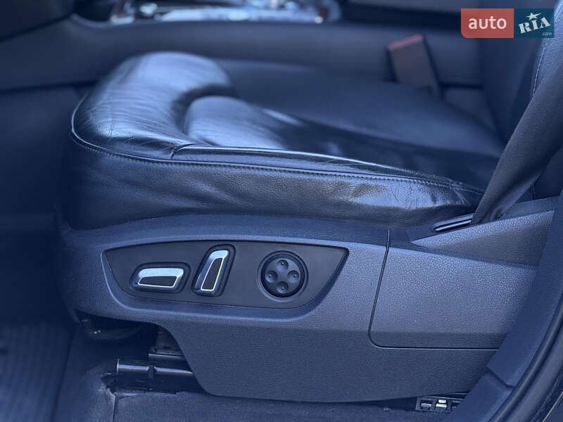 Позашляховик / Кросовер Audi Q7 2015 в Тернополі