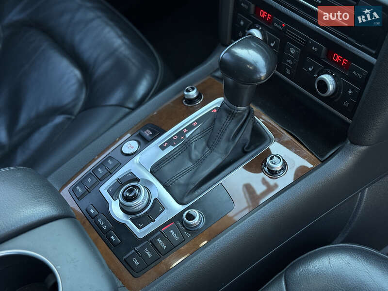 Позашляховик / Кросовер Audi Q7 2015 в Тернополі