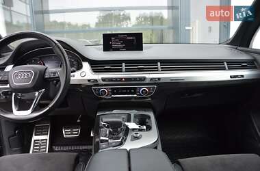 Позашляховик / Кросовер Audi Q7 2017 в 