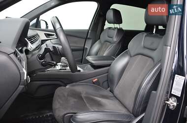 Позашляховик / Кросовер Audi Q7 2017 в 