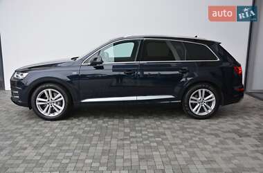 Позашляховик / Кросовер Audi Q7 2017 в 