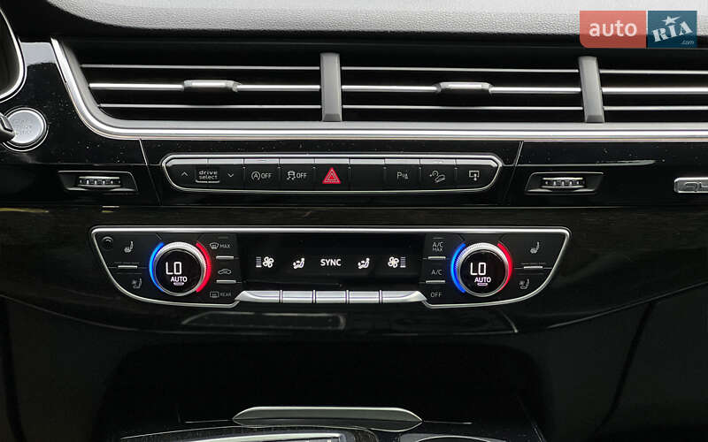 Позашляховик / Кросовер Audi Q7 2016 в Львові