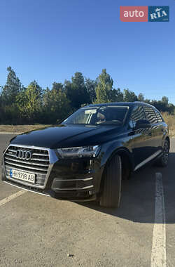 Позашляховик / Кросовер Audi Q7 2017 в 