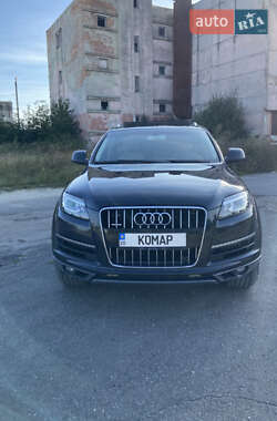 Позашляховик / Кросовер Audi Q7 2011 в 