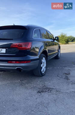 Позашляховик / Кросовер Audi Q7 2011 в 