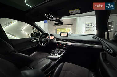 Позашляховик / Кросовер Audi Q7 2015 в 
