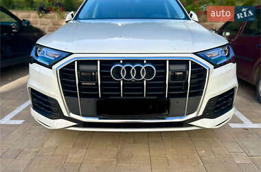 Внедорожник / Кроссовер Audi Q7 2022 в 