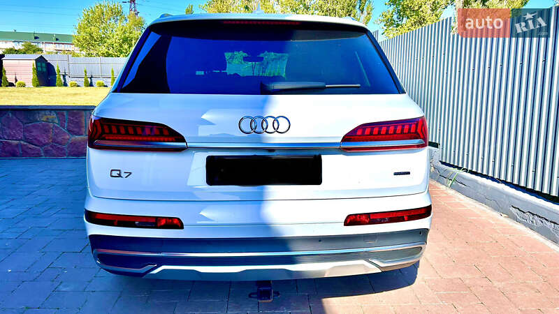 Позашляховик / Кросовер Audi Q7 2022 в Тернополі