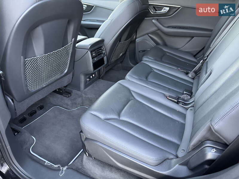 Позашляховик / Кросовер Audi Q7 2019 в Львові