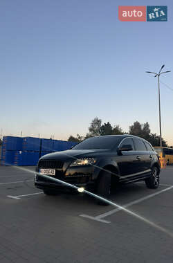 Внедорожник / Кроссовер Audi Q7 2012 в 
