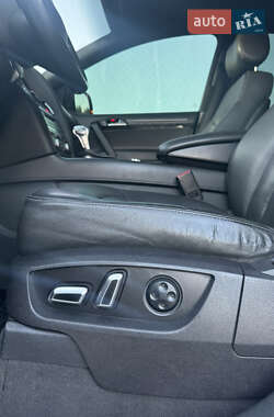 Внедорожник / Кроссовер Audi Q7 2012 в 