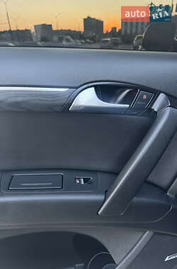 Внедорожник / Кроссовер Audi Q7 2012 в 