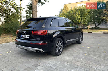 Внедорожник / Кроссовер Audi Q7 2016 в 