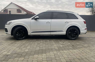 Внедорожник / Кроссовер Audi Q7 2018 в 