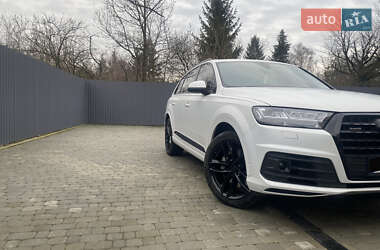 Внедорожник / Кроссовер Audi Q7 2018 в 