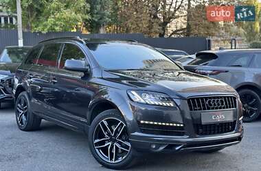 Позашляховик / Кросовер Audi Q7 2013 в 