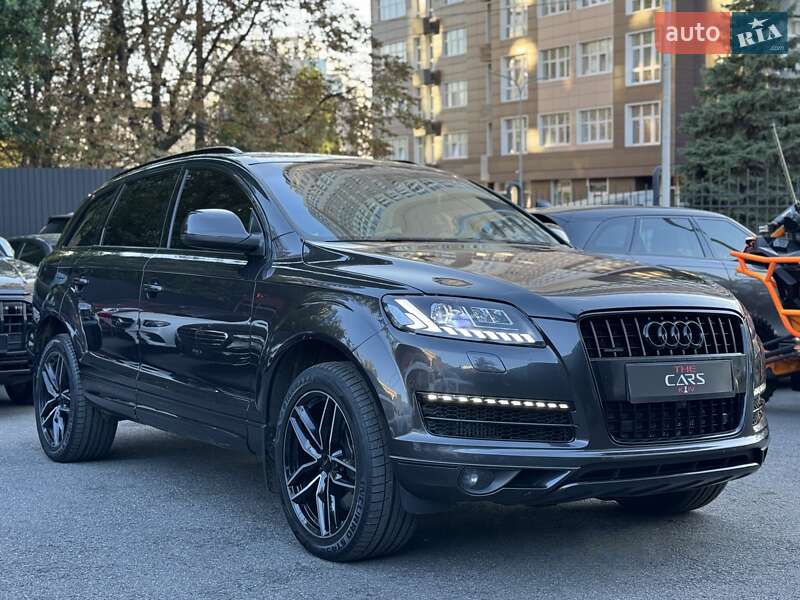 Внедорожник / Кроссовер Audi Q7 2013 в Киеве