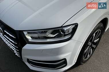 Внедорожник / Кроссовер Audi Q7 2017 в 
